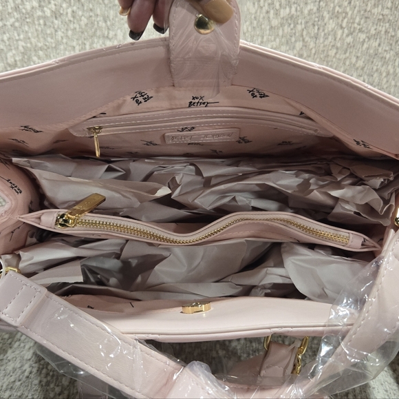 NEW Betsey Johnson Valentines Heart Tote Handbag - Picture 7 of 7